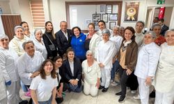 Fatih Terim Hatay'da depremzede öğrencileri ziyaret etti