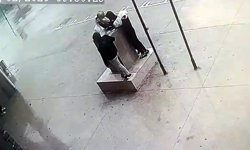 Fırtınada Atatürk büstünü koruyan öğrencilere teşekkür plaketi