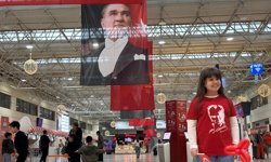 Fraport TAV Antalya Havalimanı'nda 23 Nisan'a özel renkli karşılama