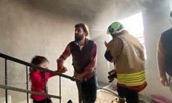 Hatay'da 3 katlı binadaki yangın korkuttu