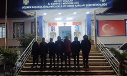 Hatay'da 6 kaçak göçmen ve 2 göçmen kaçakçısı yakalandı