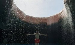 İngiliz oyuncu Antalya'da tatil yapıyor