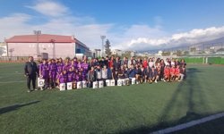 İskenderun'da 'Sokaklar Bizim Futbol Turnuvası'nın ödülleri verildi