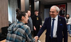 Kepez Kent Tiyatrosu ekibinden, 19 Mayıs'a özel gösterim