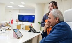 Kocagöz, öğrencilerin projelerini dinledi