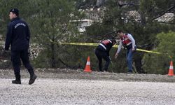 Motosikletiyle dereye uçan sürücü hayatını kaybetti