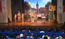 Osmaniye'de 'Çöplük Kralı ve İcatçı' çocuklarla buluştu