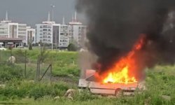 Osmaniye'de otomobil alev alev yandı