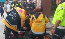 Otomobille çarpışan motosiklet sürücüsü yaralandı