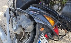 Refüje çarpan motosikletli yaralandı