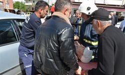 Tur minibüsüyle otomobil çarpıştı: 2 yaralı