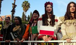 Uluslararası Adana Portakal Çiçeği Karnavalı'nın korteji, renkli görüntülere sahne oldu