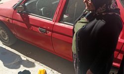 Yolda bırakılan çantadaki altınlar çalındı