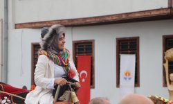 Adana'da Yörüklerden tarihi Taşköprü'de develi göç yürüyüşü