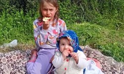 Annesi ile minik Gökçe'nin köy yaşamı, sanal medyada ilgi odağı oldu