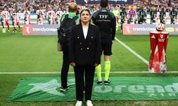 Antalyaspor maçında işaret diliyle İstiklal Marşı okundu