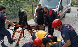 Ayağı bisikletin tekerleğine sıkışan çocuğu itfaiye kurtardı