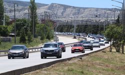 Burdur-Ankara yolunda 'tatil dönüşü' trafiği
