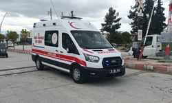 Burdur'da 3 aracın karıştığı kaza; 2'si çocuk 6 yaralı