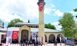 Depremde hasar alan Kahramanmaraş'taki tarihi Ulu Camii, törenle açıldı