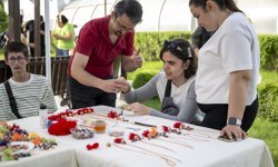 Engellilere akülü sandalye desteği