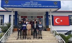 Hafif ticari araçtaki kaçak göçmenlere örtülü kamuflaj