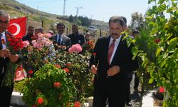 Hatay protokolünden şehitlik ziyareti