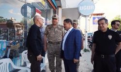 Hatay Valisi Masatlı esnafla bayramlaştı
