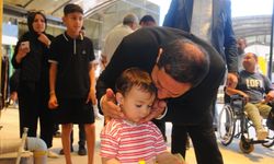 Hatay'da bayram alışverişi için vatandaşlar prefabrik olarak kurulan Uzun Çarşı'ya akın etti