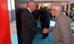 Kahramanmaraş protokolü vatandaşlarla bayramlaştı
