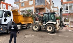 Kepez'de çöp ev operasyonu