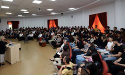 Rektör Özkan'dan geleceğin bilim kadınlarına mentörlük