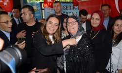 Serik'te İYİ Parti'ye katılanlara rozet
