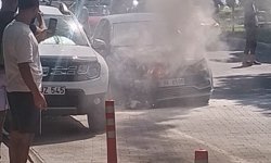 Seyir halindeki otomobil yandı