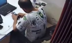 Tamir sırasında cep telefonunun bataryası patladı