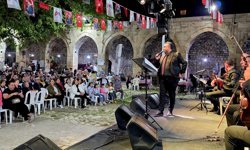 Tarihi Taşhan'da Anneler Günü konseri