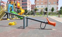 Toroslar'da çocuk parkı tahrip edildi