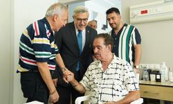 AK Parti'li Yayman, hastanede tedavi gören Tatlıses'i ziyaret etti