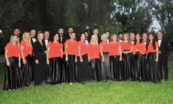 Antalya'da Zeki Müren şarkıları