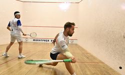 Başkan Uysal, squash sporcularıyla turnuvada bir araya geldi