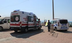 Boğulma tehlikesi geçirdi çevredekilerin yardımıyla kurtarıldı