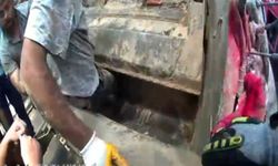 Çöp kamyonunda sıkışan işçi kurtarıldı
