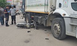 Çöp kamyonuyla çarpışan motosikletin sürücüsü yaralandı