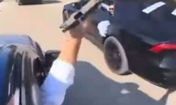 Düğün konvoyunda tabancayla havaya ateş açtı; o anlar kamerada