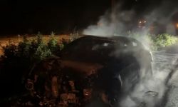 Hatay'da seyir halindeki otomobil yandı