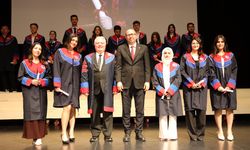 MAKÜ Diş Hekimliği Fakültesi ilk mezunlarını verdi