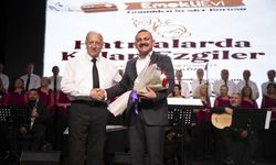 Mersin'de hatıralarda kalan ezgiler konseri büyük ilgi gördü