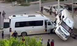 Minibüsler çarpıştı, 5 tarım işçisi yaralandı