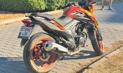 Motosiklet sürücüsü ve çarptığı yaya yaralandı