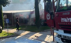 Restoran çatısındaki yangın büyümeden söndürüldü